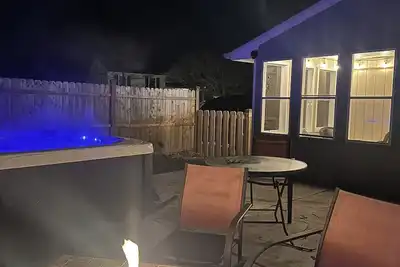 Image de Cape Mindy Hot Tub Sleeps 8, Dog & Ev Friendly, Outdoor Shower