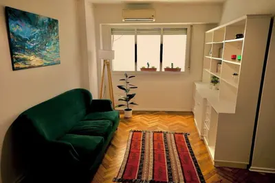 Image de Acogedor Departamento en Recoleta de 3 Ambientes con Patio Interno