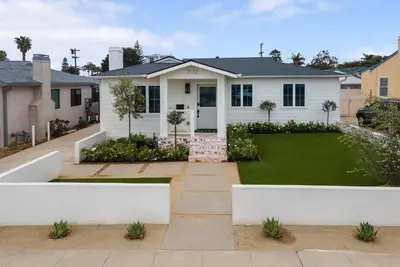 Image de Walk to beach Dreamy Beach Bungalow with Private Hot Tub