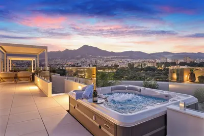 Sunny penthouse with amazing pool by Costarentals - Ref 214