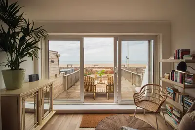 Image de The beach box - a houses that sleeps 6 guests in 3 bedrooms