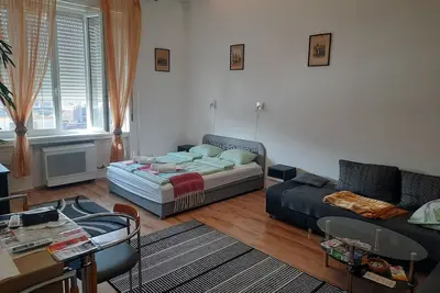 Image de Budapest center lifestyle with free parking\n
