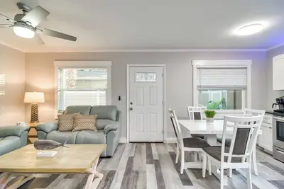 Image de Indian Rocks Beach Retreat: Walk to Beaches!