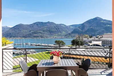 magnificent apartment with terrace overlooking the lake