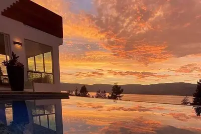 Image de The Infiniti Villa | Heated Pool | Theatre | Gym