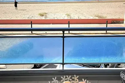 Image de Première ligne mer  Appartement t2 cabine pour 4 personnes N123
