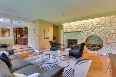 Image de Warwick Vacation Rental w\/ Private Yard & Fire Pit