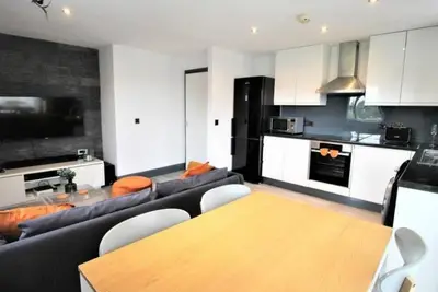Image de Rugby - Apartment - Sleeps 4 - Parking