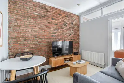 Image de Inviting East Village 2br w/ Balcony & W/D, nr Subway, by Blueground