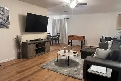 Image de Cozy home away from home, close to lake and casinos\n
