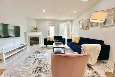 Image de Charming Home in Prime Location with 2 Parking