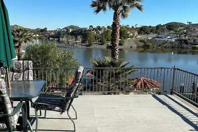 Image de Unique location of Spacious ground floor 5 bedrooms 4 bath at Gated Canyon Lake