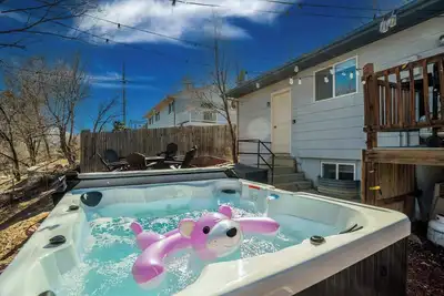 Image de Runaway Escapade! Hot Tub, Bbq & Fire Pit