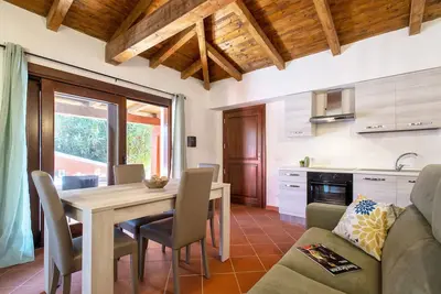 Maison de vacances \"Villa Robi\" près de la plage avec terrasse privée et jardin partagé