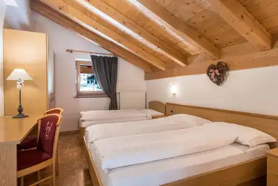 Appartement \"Villa Lory 5\" avec vue montagne, terrasse privée et Wi-Fi