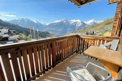 Image de Charming renovated apartment in a Valais house
