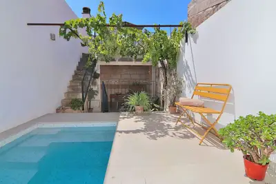 Image de Es Colomer 265 belle maison de ville avec piscine, climatisation et fibre optique
