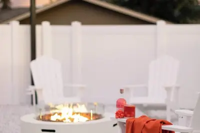 Image de Hot Tub| Fire Pit| Outdoor Dining| Near Wineries
