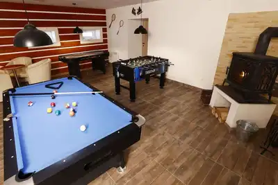 Image de Joli appartement pour 6 personnes avec bain à remous, Wifi, Tv et terrasse