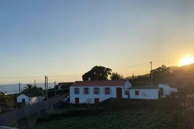 Image de Casa Tradicional da Ilha do Pico a 300 Metros da Água