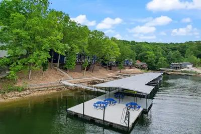 Image de Our Cove Retreat - Perfect for Wave-Free Swimming, Tanning & Prime Location Fun!