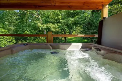 Image de Mountain Creek View- Fire pit, Creek, Arcade game, pool table, arcade basketball