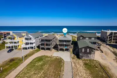 Image de Sandy Too-Oceanfront, pool, hot tub, private walkway with gazebo, amazing ocean views!