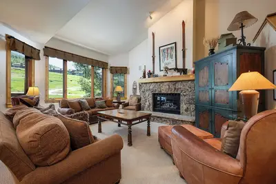 Image de An125 | Antlers Steamboat | Ski In/Out | Hot Tub | Short Walk to Mtn Village