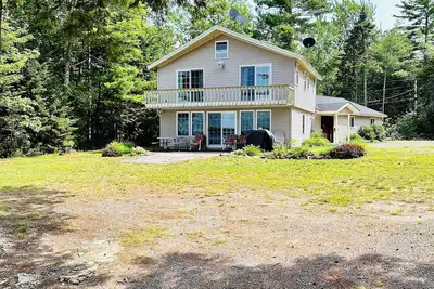 Image de Beautiful and private lakefront home on the sandy shores of South Twin Lake