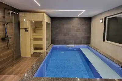 Image de Villa with river view with indoor pool and sauna, jacuzzi, fireplace, barbecue