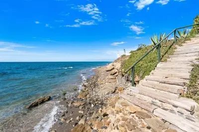 Seaside Escape Ideal for Remote Workers & Families