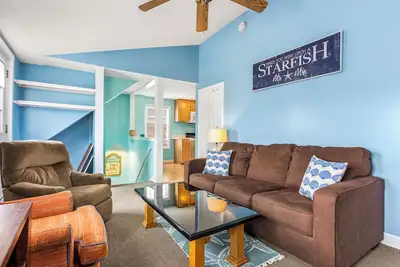 Image de Few short steps to the sandy beach. Hampton Hideaway #2. Must See!