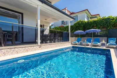 Image de Villa Azalea 2 - Quatre Chambres Villa, Couchages 9