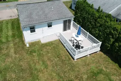 Image de Take a break and unwind at this peaceful oasis