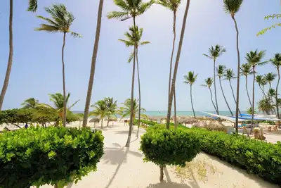 Image de Just few steps from Beach, Enjoy a Sunrise in this Wonderful place