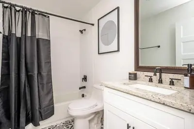 Image de Comfy Cottage in the City { Atl