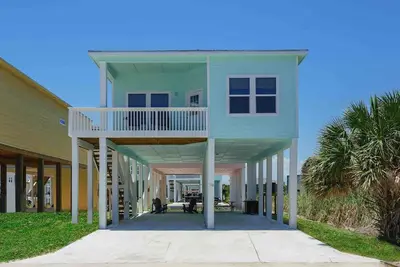 Image de New Coastal Cottage with Pool