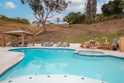 Image de Fallbrook's Finest Hideaway Casa - Pool, Game Rm