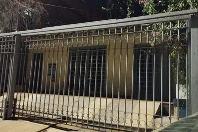 House for travelers, for bathing and resting.