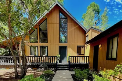 Image de Newly remodeled Pinetop chalet! Family friendly near golf, lakes & Sunrise Ski!