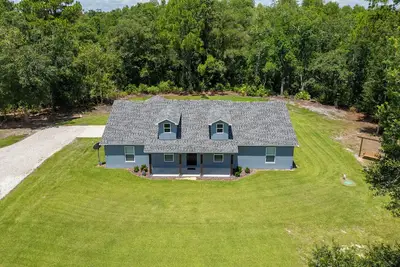 Image de Country Style Oasis! With cleared trails for walking or exploring
