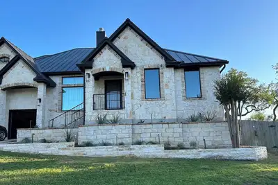 Image de Executive living near nature trail and eight minutes from Downtown Austin