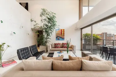 Image de Spectacular 3br Duplex ~ 380mts with pool and gym near El Tesoro Mall