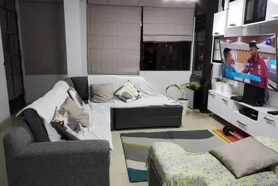 Image de departamento cerca a aeropuerto, cómodo y acogedor.