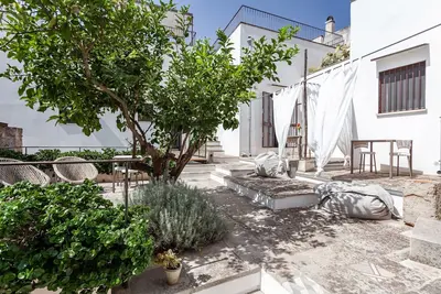 Court 14. 15 - Apt Portone with terrace and pool