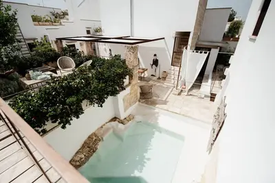 Court 14. 15 - Apt The Ring with terrace and pool
