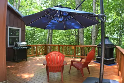 Image de Cozy cabin with boosted Wi-Fi, half a mile from Beech Ski Resort