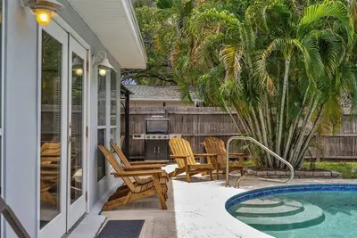 Image de SeaLaVie Heated PoolHome Minutes to Beach Pet Friendly near Tampa Clearwater Irb