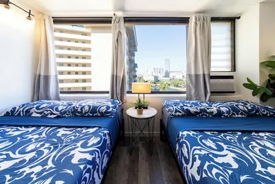 Image de In Waikiki with Pool! Condo studio room up to 4!