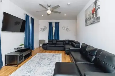 Image de Luxe spacious 3br in Oak Park Sacramento!